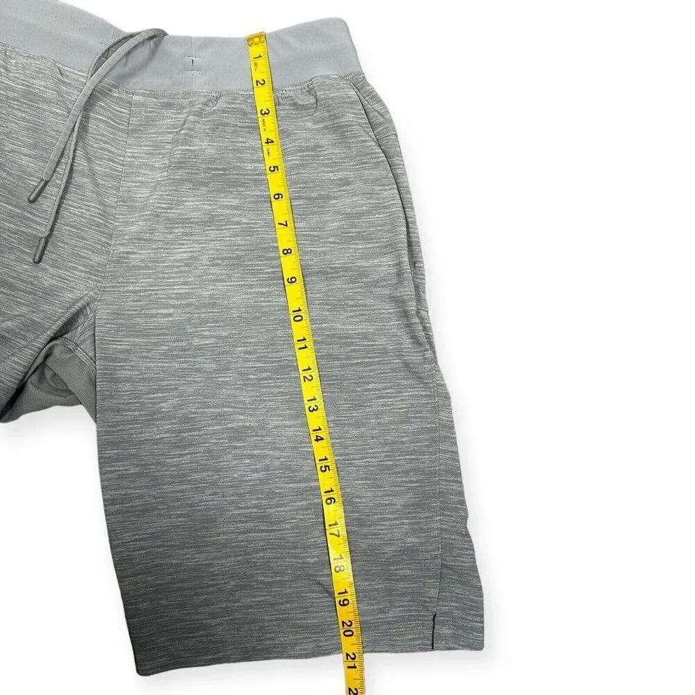 Lululemon Men's Large‎ Grey Unlined Athletic Training Shorts 10.5” Inseam